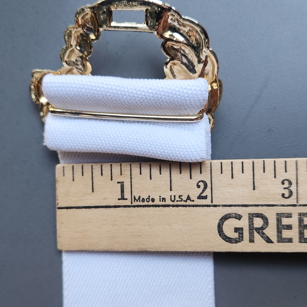 Vintage Motions East White Stretchy Belt With Gold Wooven Hardware - Picture 5 of 5